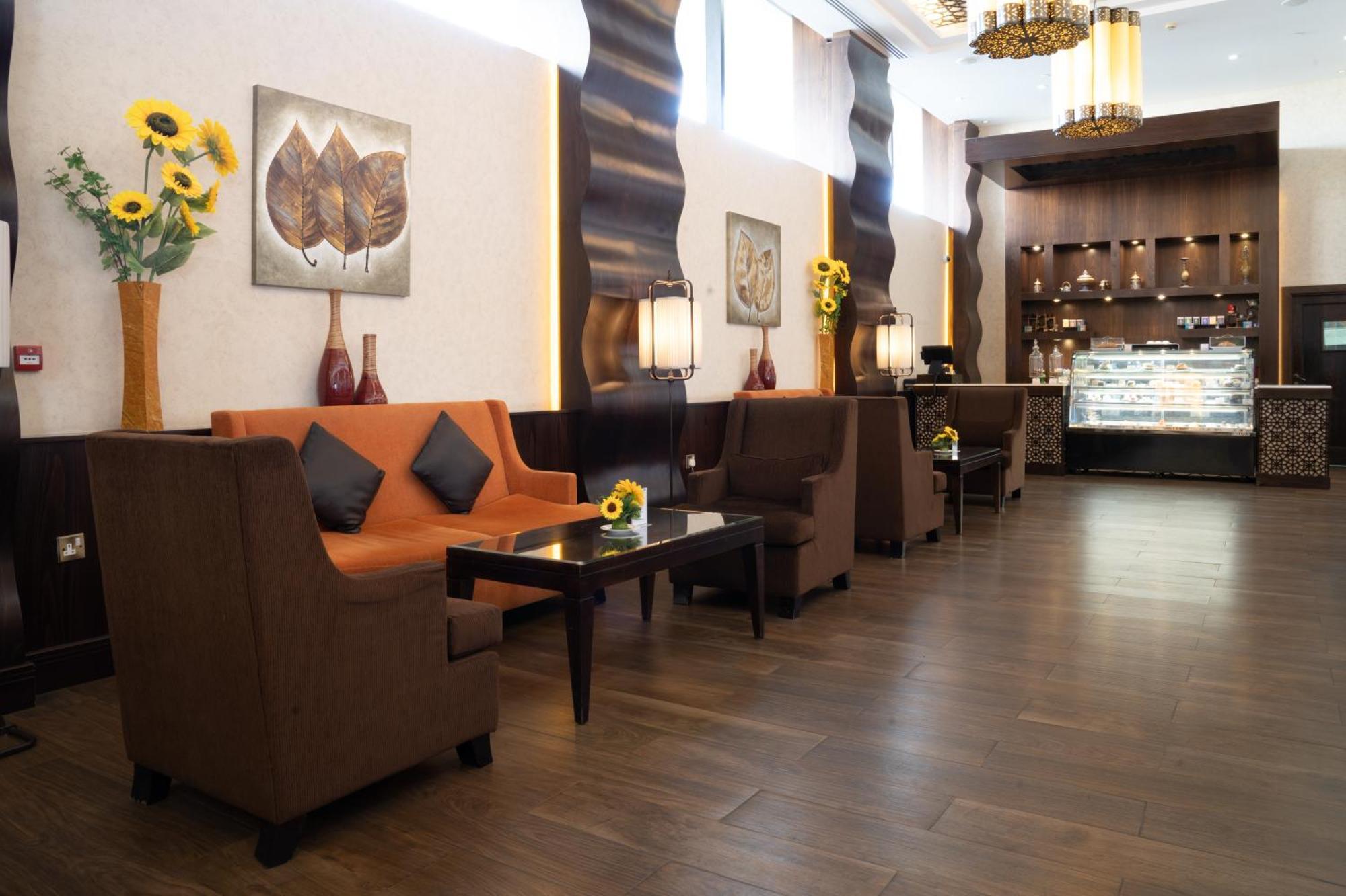 Danat Al Ain Resort Luaran gambar The lobby of the hotel
